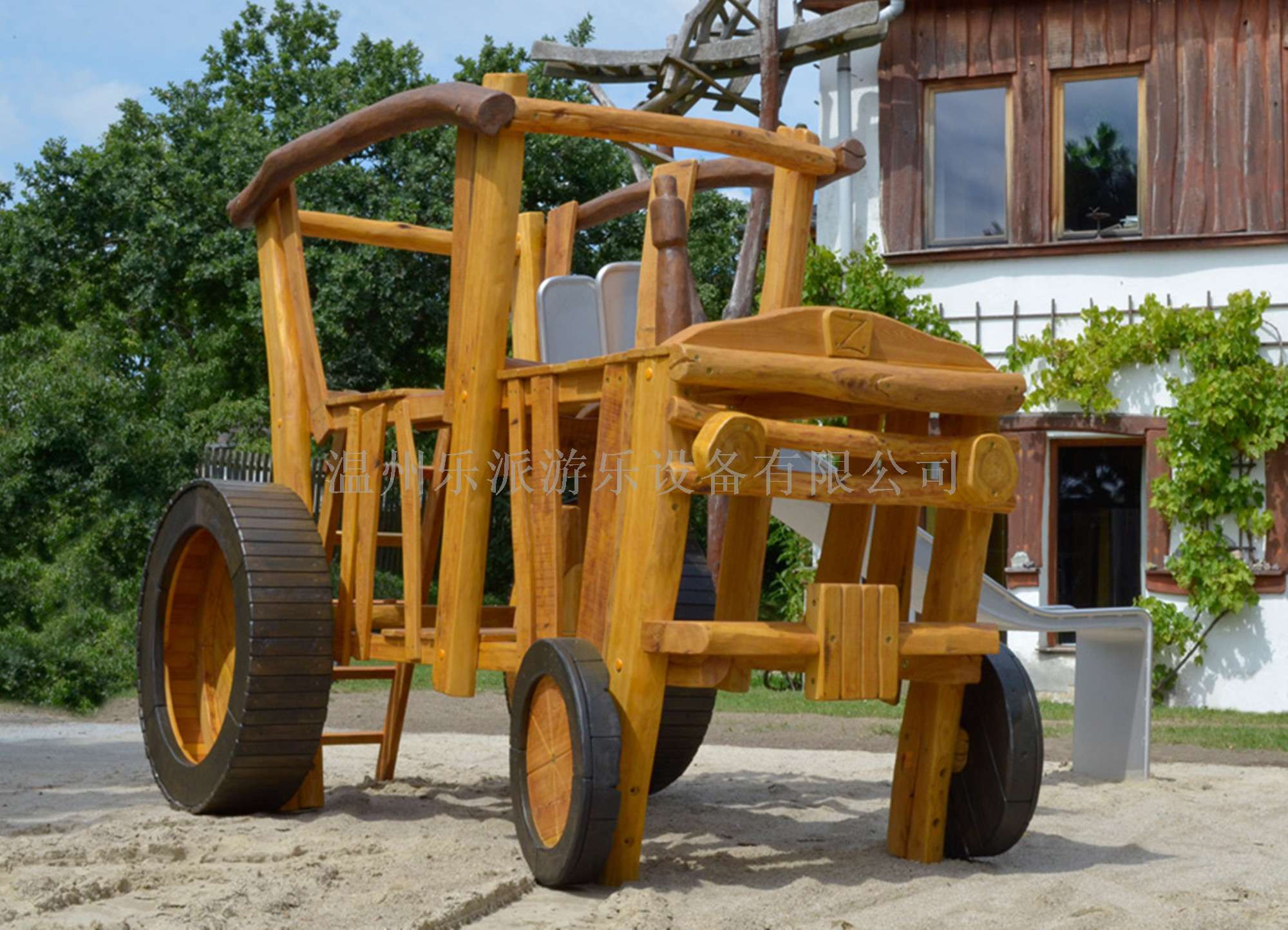Klettergeraet-Traktor-mit-Rutsche-13-18_01_副本.jpg